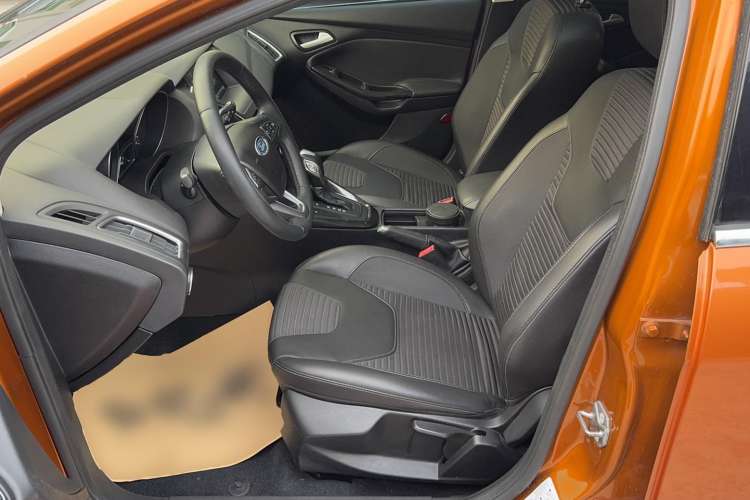 Used Ford Focus 2015 Hatchback EcoBoost 180 Automatic Elite Model Left Front Seat