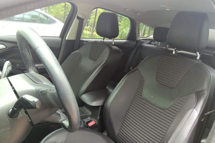 Used Ford Focus 2015 Hatchback 1.6L Automatic Fashion Edition Left Front Seat