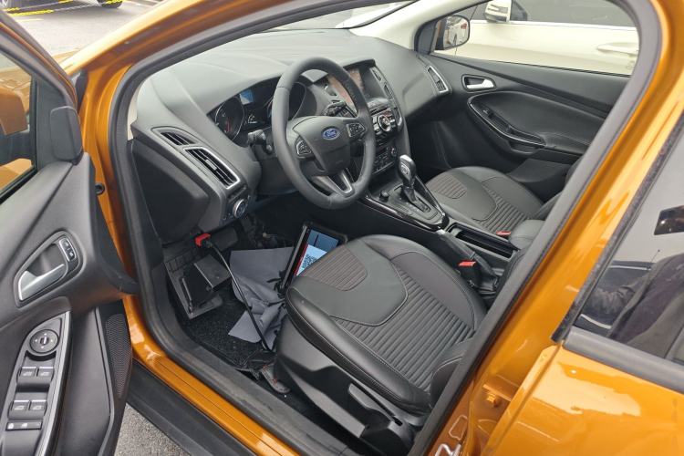 Used Ford Focus 2015 Hatchback 1.6L Automatic Fashion Edition Left Front Seat