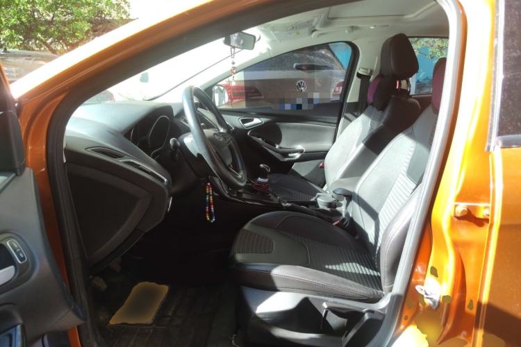 Used Ford Focus 2015 Hatchback 1.6L Manual Fashion Edition Left Front Seat