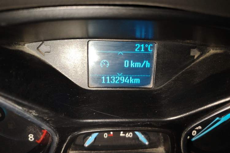 Used Ford Focus 2015 Hatchback EcoBoost 125 Manual – Ultra-Style Edition Odometer Close Up