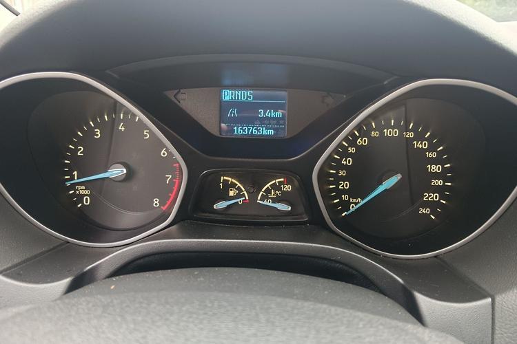 Used Ford Focus 2015 Hatchback 1.6L Automatic Comfort Model Odometer Close Up