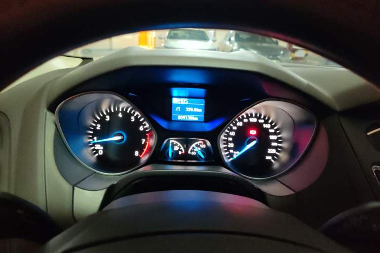 Used Ford Focus 2015 Hatchback 1.6L Automatic Comfort Model Odometer Close Up