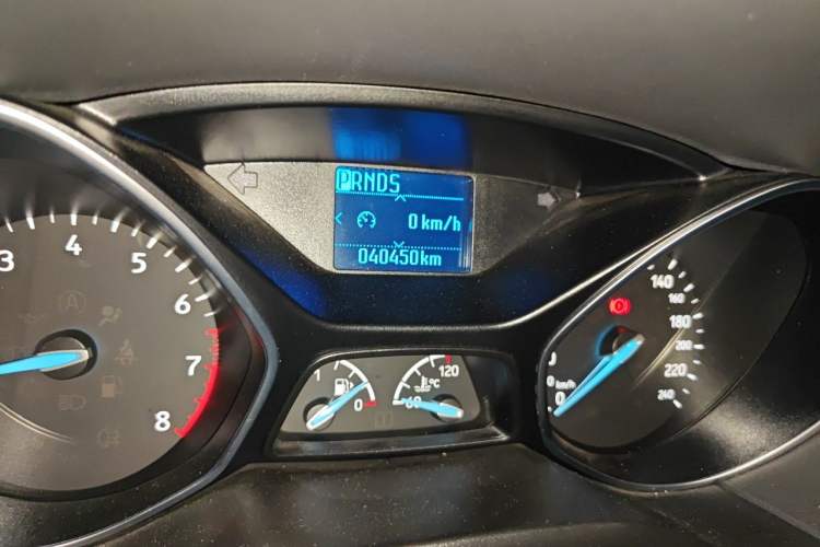 Used Ford Focus 2015 Hatchback 1.6L Automatic Fashion Edition Odometer Close Up
