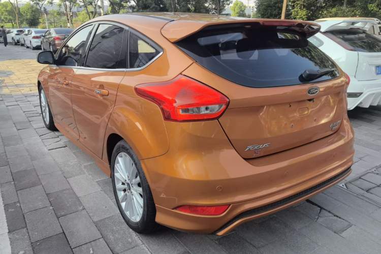 Used Ford Focus 2015 Hatchback EcoBoost 180 Automatic Sport Model Rear Left 45 Deg