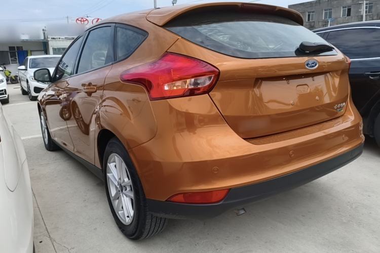 Used Ford Focus 2015 Hatchback EcoBoost 125 Automatic Supreme Style Edition Rear Left 45 Deg