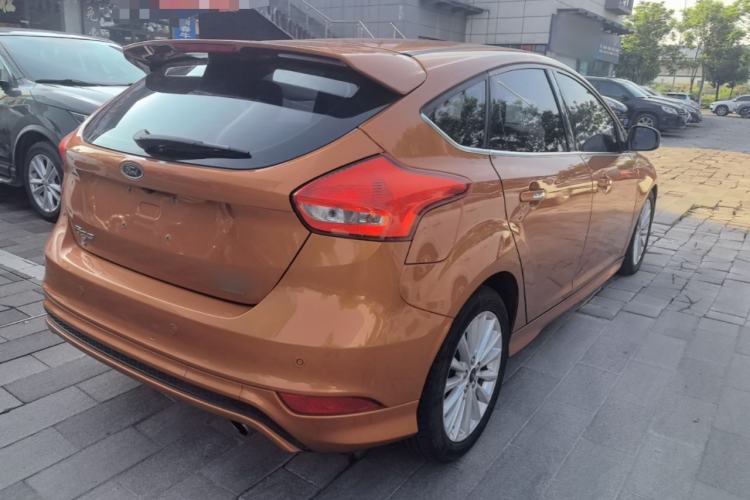 Used Ford Focus 2015 Hatchback EcoBoost 180 Automatic Sport Model Rear Right 45 Deg