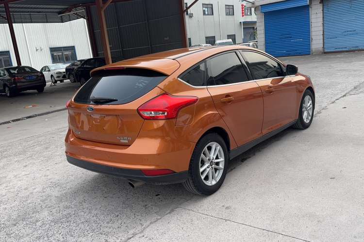 Used Ford Focus 2015 Hatchback EcoBoost 180 Automatic Elite Model Rear Right 45 Deg