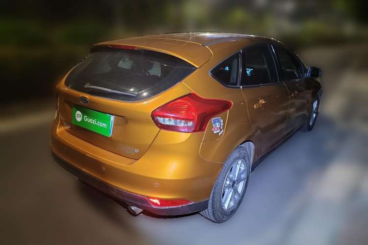 Used Ford Focus 2015 Hatchback EcoBoost 180 Automatic Elite Model Rear Right 45 Deg