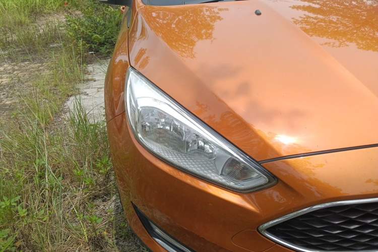Used Ford Focus 2015 Hatchback 1.6L Automatic Fashion Edition Right Front Headlight