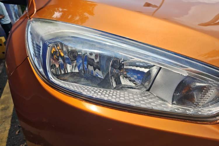 Used Ford Focus 2015 Hatchback 1.6L Automatic Comfort Model Right Front Headlight