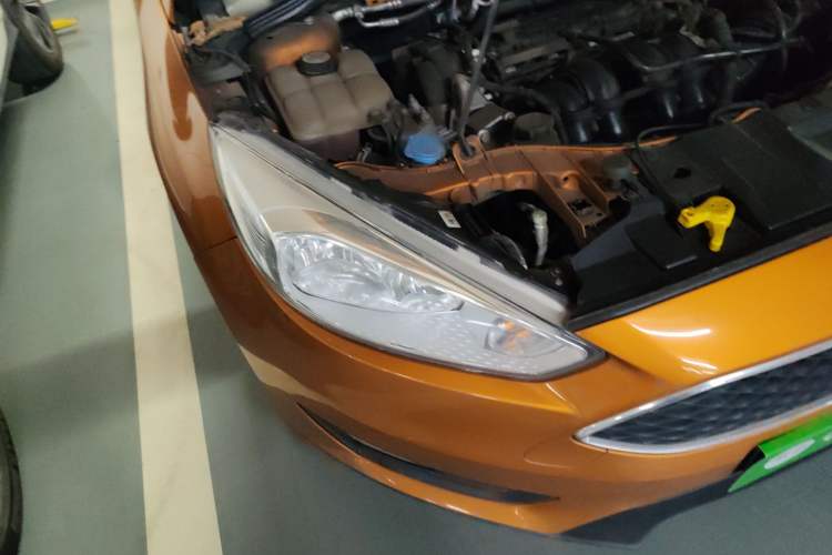 Used Ford Focus 2015 Hatchback 1.6L Automatic Comfort Model Right Front Headlight
