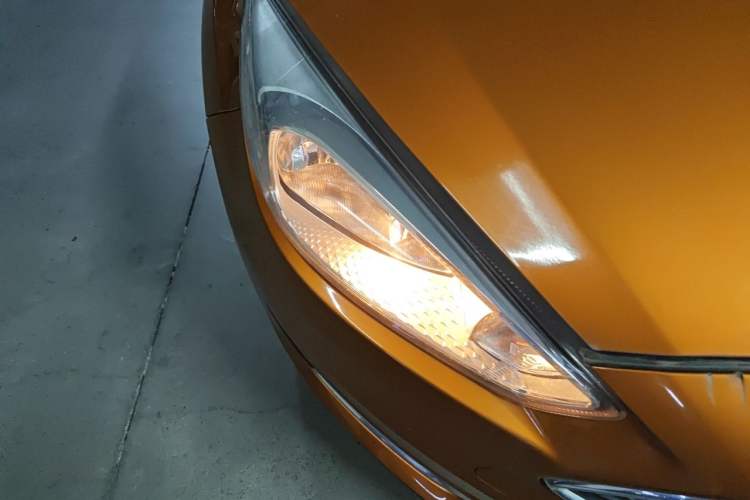Used Ford Focus 2015 Hatchback 1.6L Automatic Fashion Edition Right Front Headlight