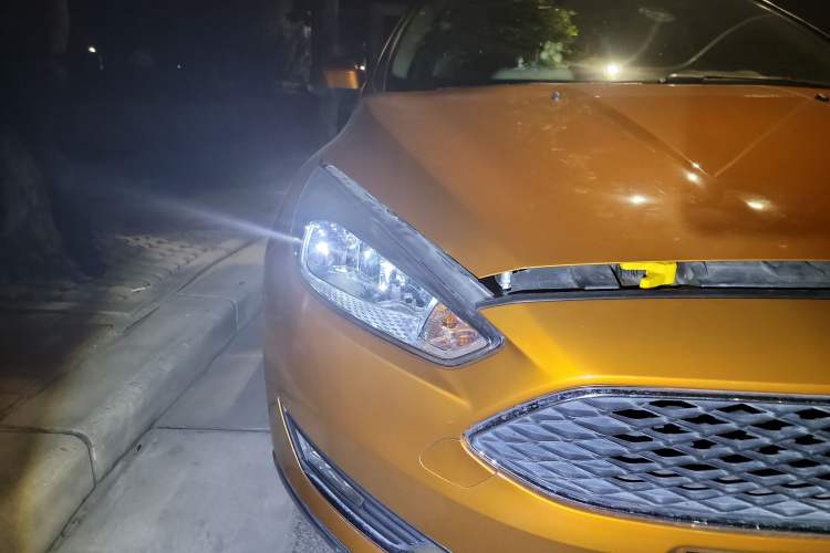 Used Ford Focus 2015 Hatchback EcoBoost 180 Automatic Elite Model Right Front Headlight