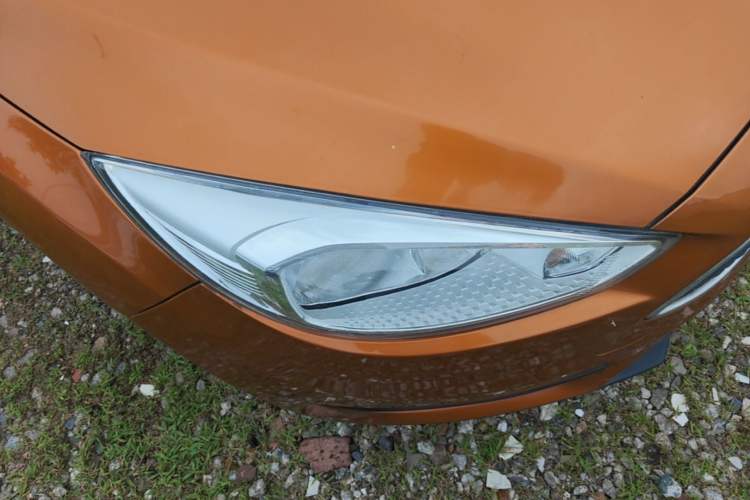 Used Ford Focus 2015 Hatchback 1.6L Automatic Comfort Model Right Front Headlight