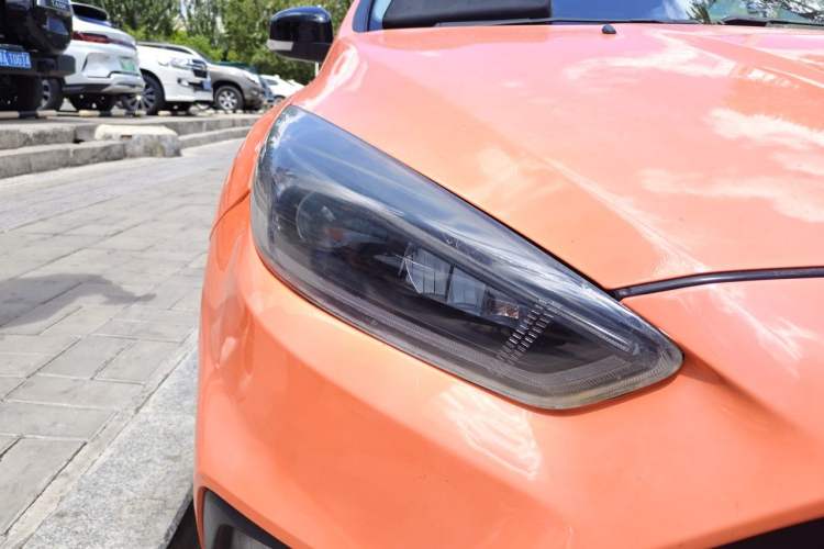 Used Ford Focus 2015 Hatchback 1.6L Automatic Comfort Model Right Front Headlight