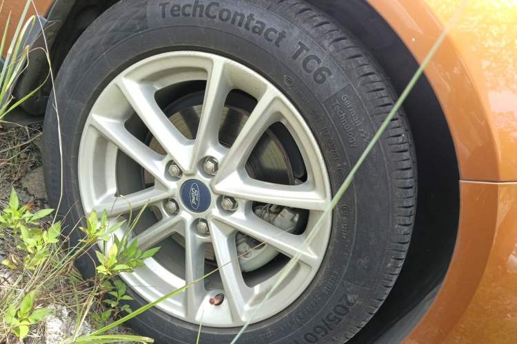 Used Ford Focus 2015 Hatchback 1.6L Automatic Fashion Edition Right Front Wheel Hub