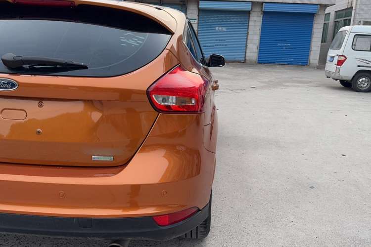 Used Ford Focus 2015 Hatchback EcoBoost 180 Automatic Elite Model Right Rear Taillight