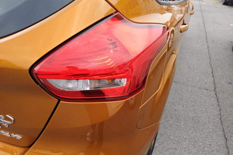 Used Ford Focus 2015 Hatchback 1.6L Automatic Fashion Edition Right Rear Taillight