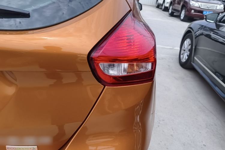 Used Ford Focus 2015 Hatchback EcoBoost 125 Automatic Supreme Style Edition Right Rear Taillight
