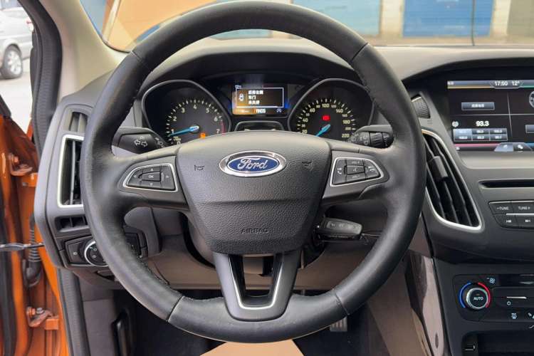 Used Ford Focus 2015 Hatchback EcoBoost 180 Automatic Elite Model Steering Wheel