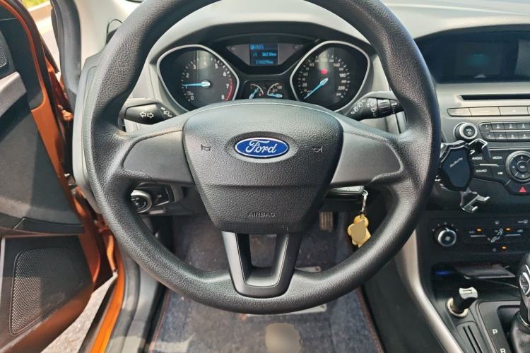 Used Ford Focus 2015 Hatchback 1.6L Automatic Comfort Model Steering Wheel