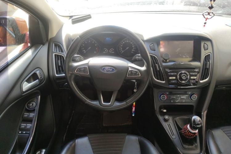 Used Ford Focus 2015 Hatchback 1.6L Manual Fashion Edition Steering Wheel