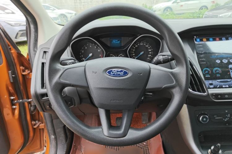 Used Ford Focus 2015 Hatchback 1.6L Automatic Comfort Model Steering Wheel