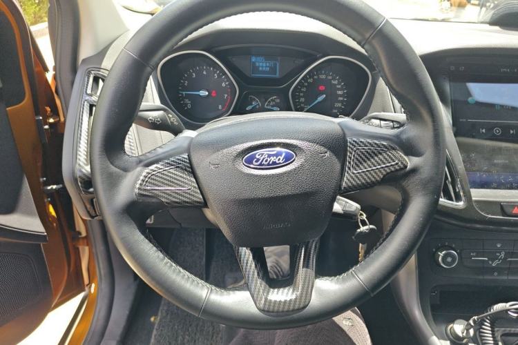 Used Ford Focus 2015 Hatchback 1.6L Automatic Comfort Model Steering Wheel