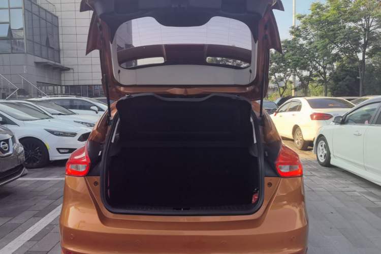 Used Ford Focus 2015 Hatchback EcoBoost 180 Automatic Sport Model Trunk