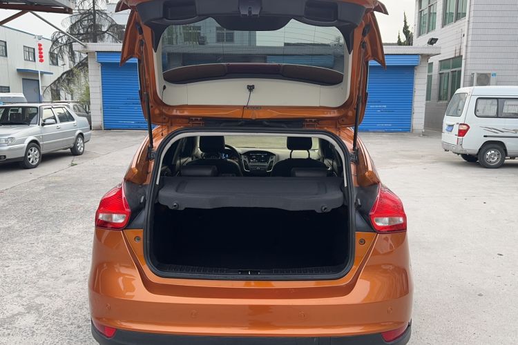 Used Ford Focus 2015 Hatchback EcoBoost 180 Automatic Elite Model Trunk