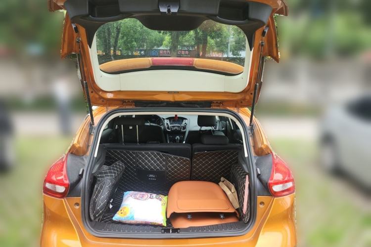 Used Ford Focus 2015 Hatchback 1.6L Automatic Comfort Model Trunk
