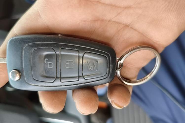 Used Ford Focus 2015 Hatchback EcoBoost 125 Automatic Supreme Style Edition Vehicle Key
