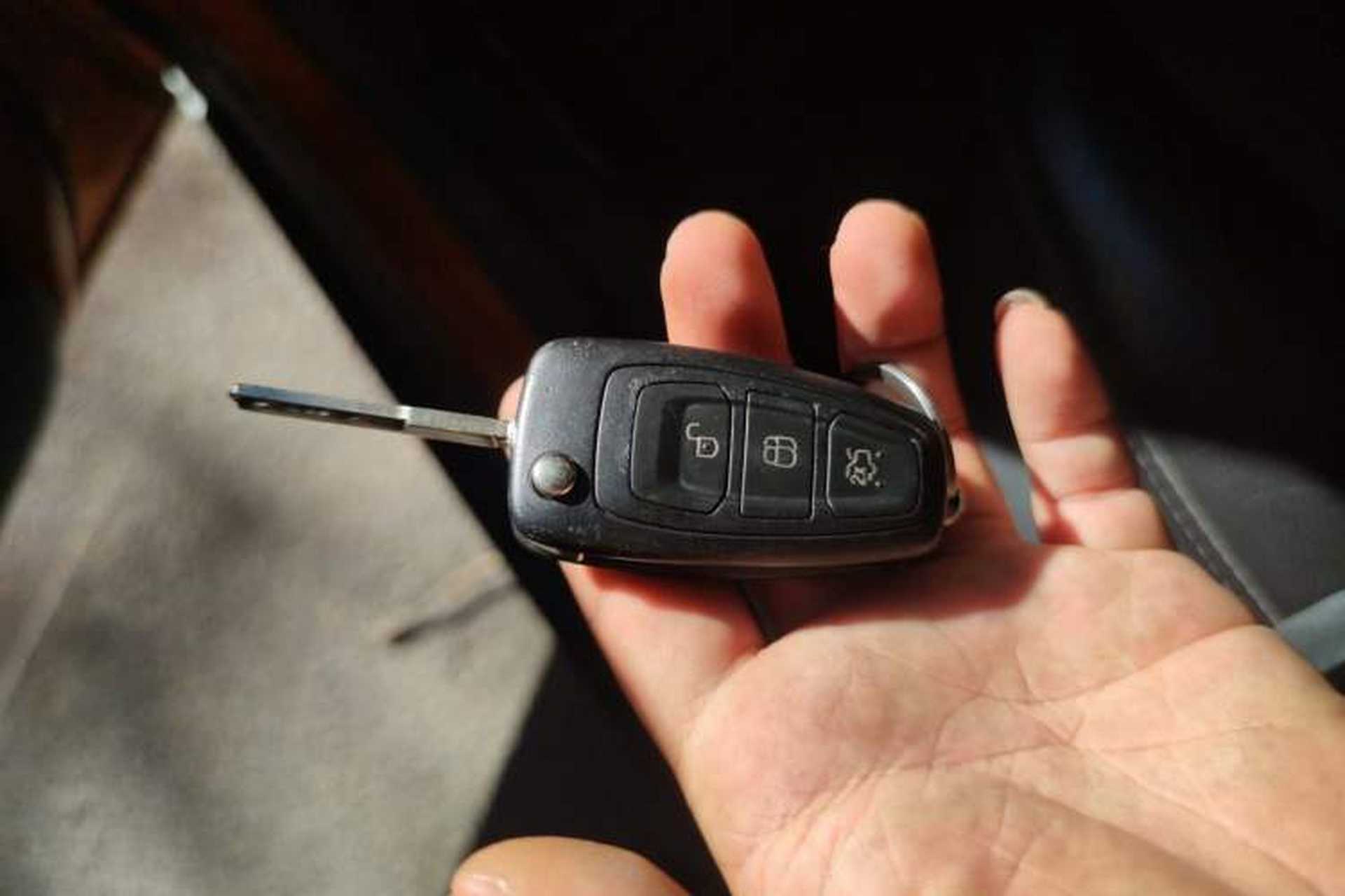 Used Ford Focus 2015 Hatchback 1.6L Manual Fashion Edition Vehicle Key