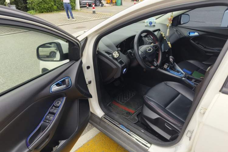 Used Ford Focus 2015 Hatchback 1.6L Automatic Comfort Model Driver Seat