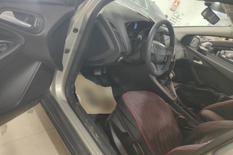 Used Ford Focus 2015 Hatchback 1.6L Automatic Comfort Model Driver Seat