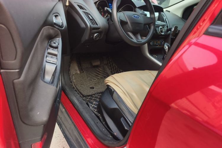Used Ford Focus 2015 Hatchback 1.6L Automatic Comfort Model Driver Seat