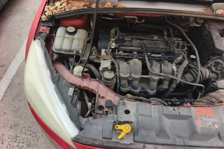 Used Ford Focus 2015 Hatchback 1.6L Automatic Comfort Model Engine Bay Right