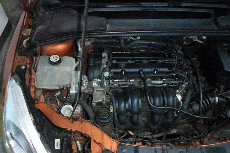 Used Ford Focus 2015 Hatchback 1.6L Automatic Comfort Model Engine Bay Right