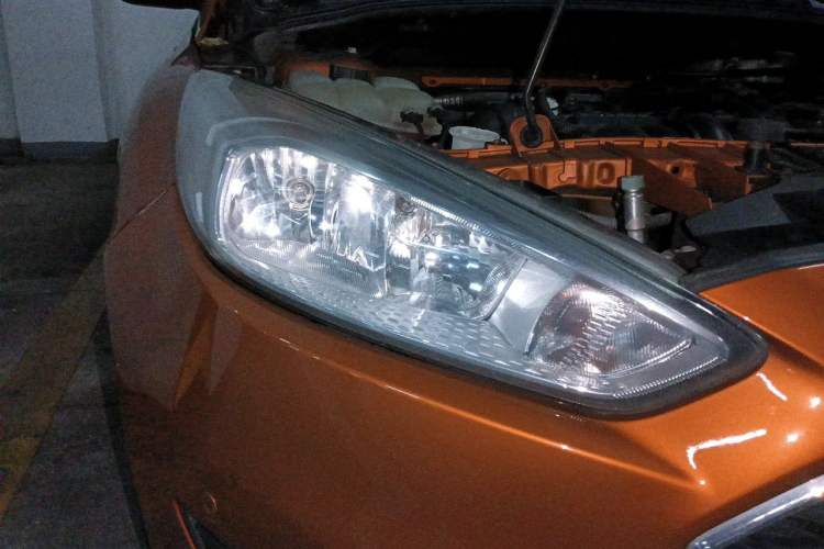 Used Ford Focus 2015 Hatchback 1.6L Automatic Comfort Model Right Front Headlight