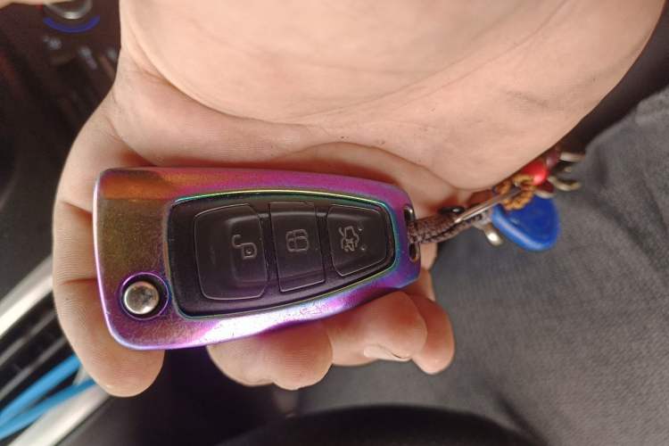 Used Ford Focus 2015 Hatchback EcoBoost 125 Manual – Ultra-Style Edition Vehicle Key