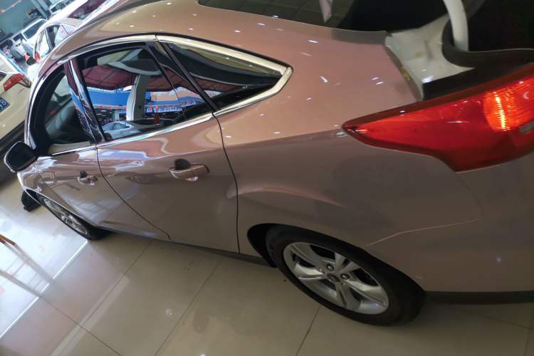 Used Ford Focus 2015 Sedan 1.6L Automatic Comfort Model Left Side