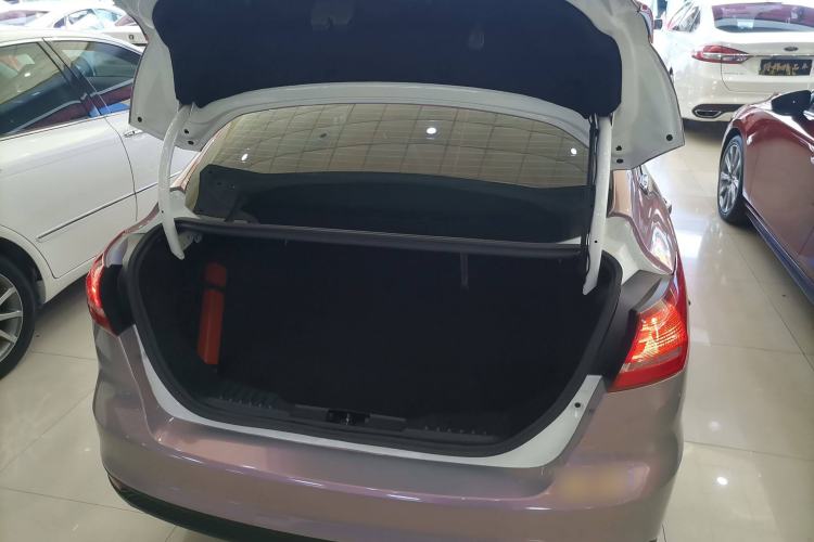 Used Ford Focus 2015 Sedan 1.6L Automatic Comfort Model Trunk