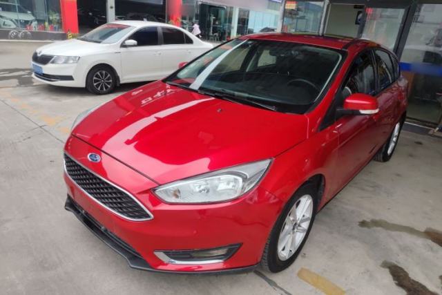 Ford Focus 2015 Hatchback 1.6L Automatic Fashion Edition с пробегом