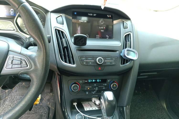 Used Ford Focus 2015 Sedan EcoBoost 180 Automatic Elite Model Audio And AC Panel