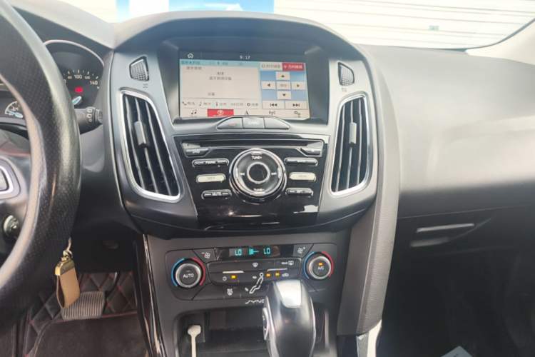 Used Ford Focus 2015 Hatchback 1.6L Automatic Fashion Edition Audio And AC Panel