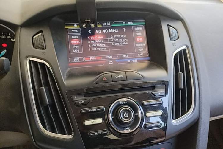 Used Ford Focus 2015 Sedan 1.6L Automatic Comfort Model Audio And AC Panel