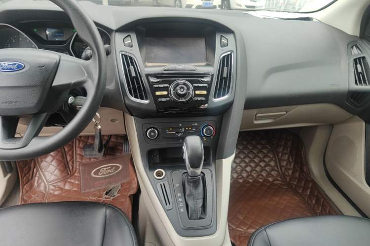 Used Ford Focus 2015 Sedan 1.6L Automatic Comfort Model Audio And AC Panel