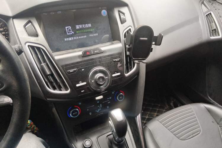 Used Ford Focus 2015 Hatchback 1.6L Automatic Fashion Edition Audio And AC Panel
