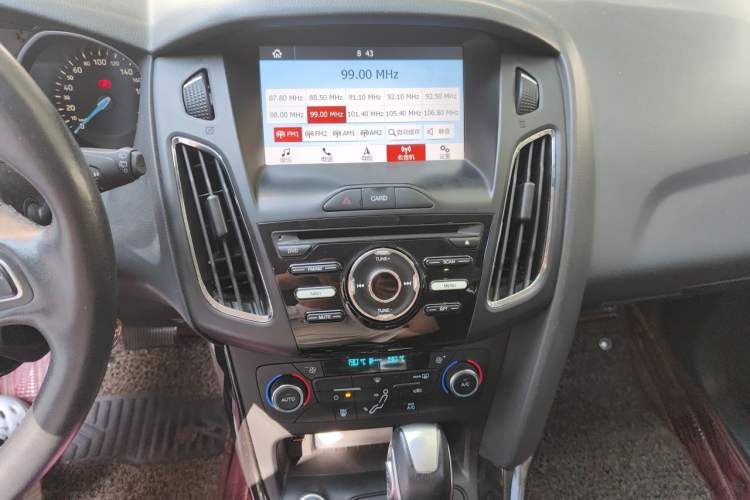 Used Ford Focus 2015 Hatchback 1.6L Automatic Fashion Edition Audio And AC Panel